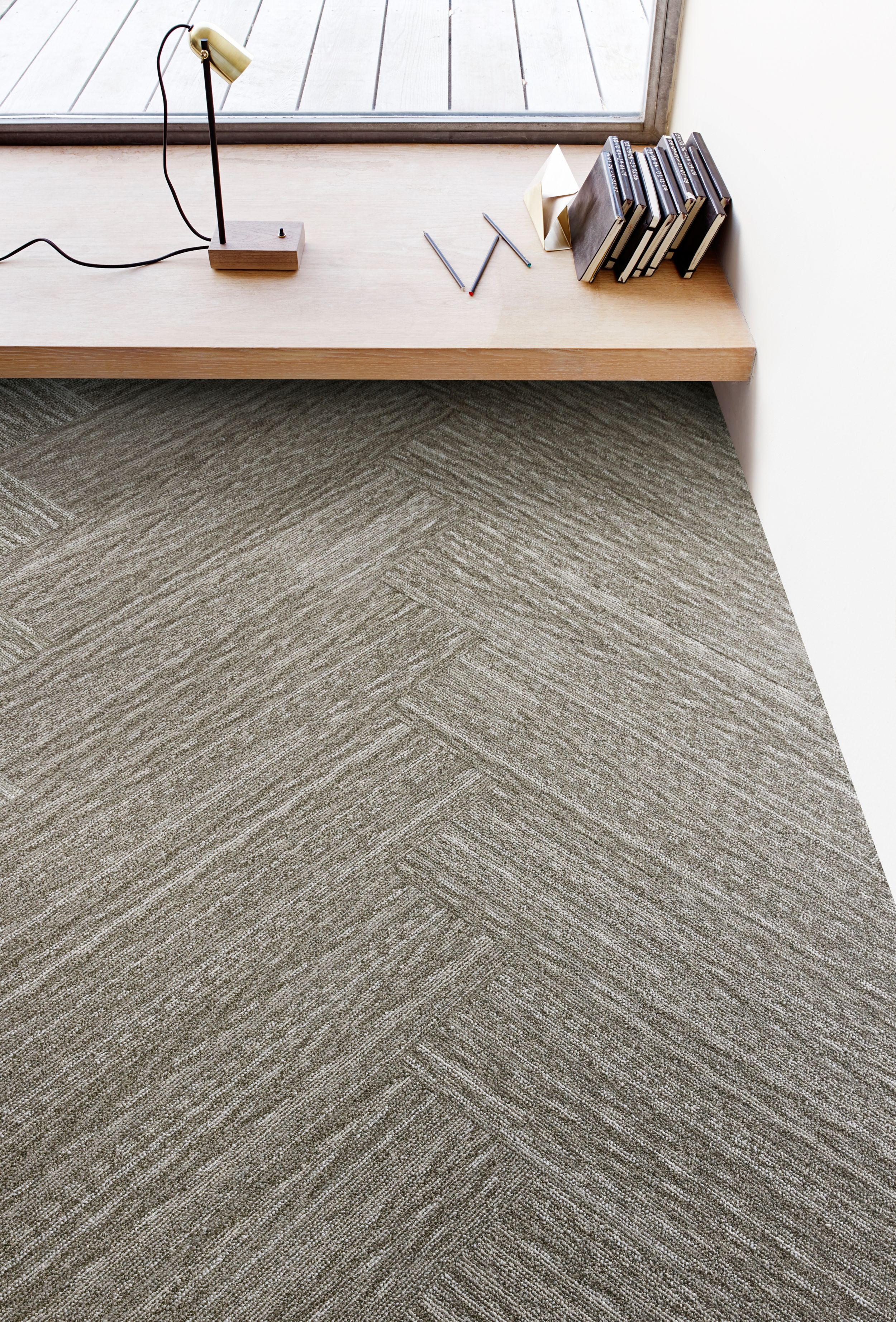 Interface On an Angle plank carpet tile in workplace seating area imagen n&uacute;mero 5